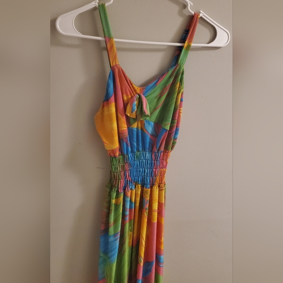 Beautiful Full Color Maxi Sun Dress (Small) - Picture 3 of 6